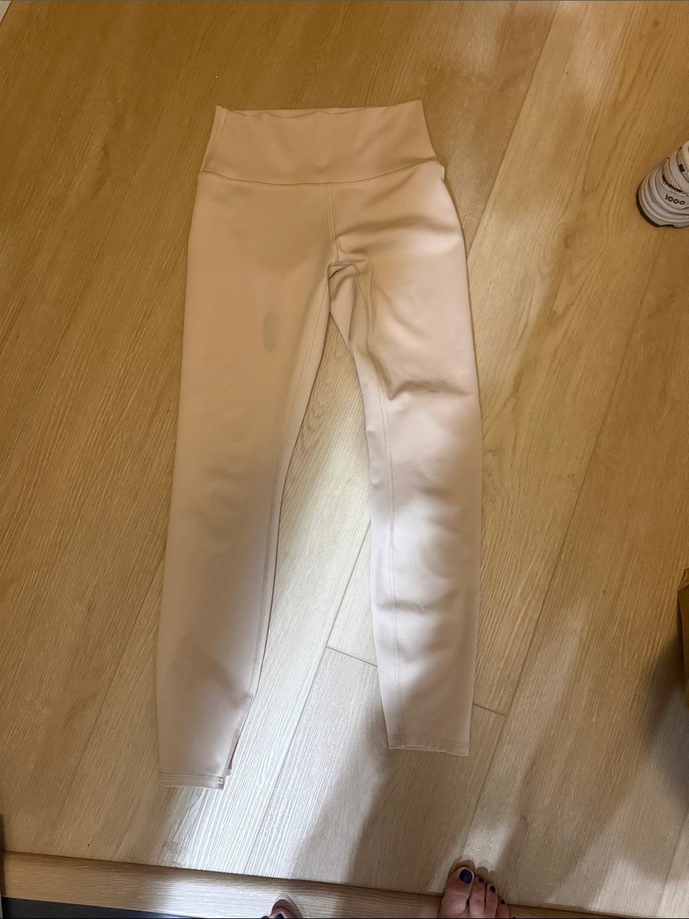 ALO Yoga High-Waist Leggings in Cream